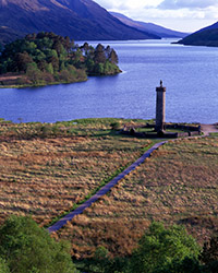 The monument to the Unknown Highlander at the head of Loch Shiel